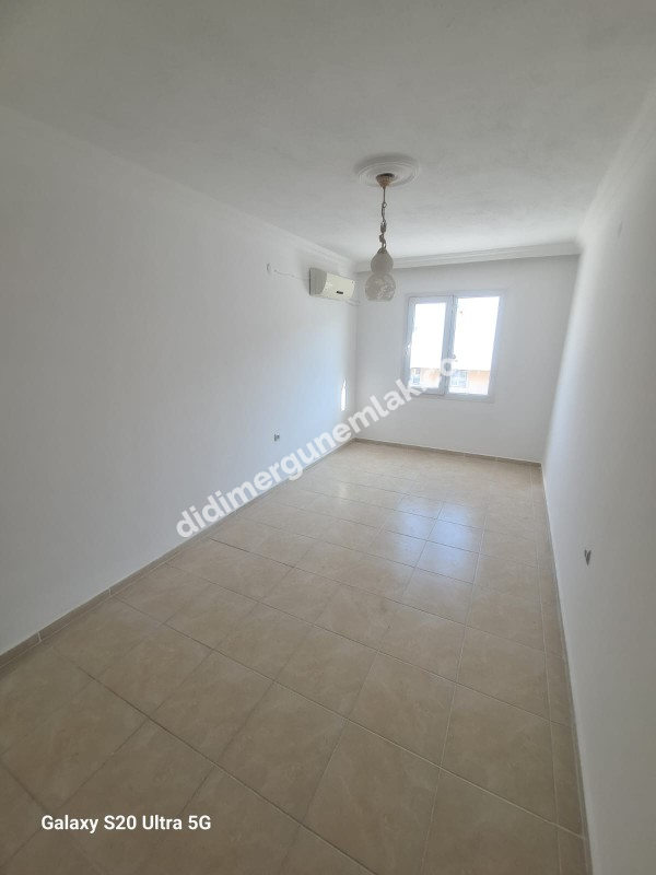 DİDİM EFELER MAHALLESİNDE HAVUZ CEPHELİ ,MODERN SİTEDE FERAH 2+1 SATILIK DAİRE