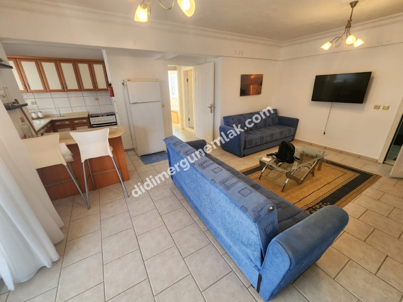  ÇAMLIK MAHALLESİ’NDE HAVUZLU SİTE İÇERİSİNDE SATILIK EŞYALI 2+1 DAİRE