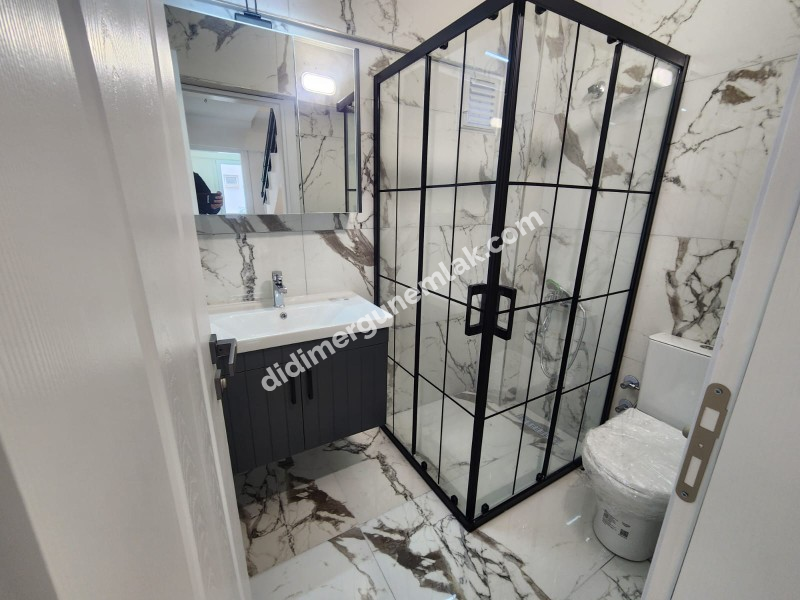 DİDİM ALTINKUM MAHALLESİ'NDE YEŞİLKENT YOLUNA YAKIN MASRAFSIZ MÜSTAKİL BAHÇELİ 4+1 SATILIK VİLLA