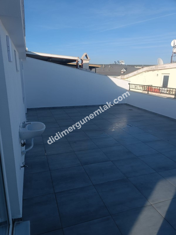 EGEMED HASTANESİ'NE ÇOK YAKIN SATILIK 2+1 AÇIK MUTFAKLI GENİŞ TERASLI KATTA DUBLEKS DAİRE 