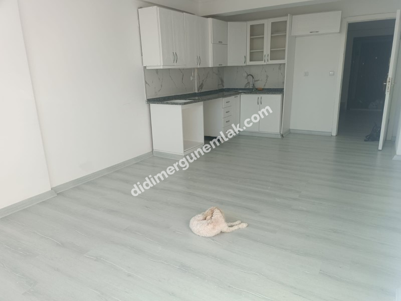 EGEMED HASTANESİ'NE ÇOK YAKIN SATILIK 2+1 AÇIK MUTFAKLI GENİŞ TERASLI KATTA DUBLEKS DAİRE 