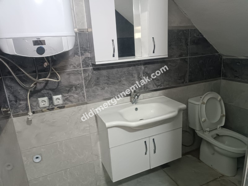 EGEMED HASTANESİ'NE ÇOK YAKIN SATILIK 2+1 AÇIK MUTFAKLI GENİŞ TERASLI KATTA DUBLEKS DAİRE 