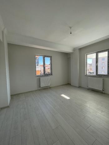 Güvenay - Çorum Gülabibey Kapaklı 1. Cadde Üzeri Satılık Sıfır 3+1 Daire 