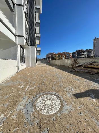 Güvenay - Çorum Gülabibey Kapaklı 1. Cadde Üzeri Satılık Sıfır 3+1 Daire 