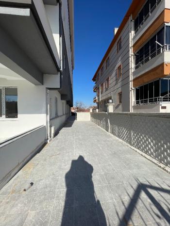 Güvenay - Çorum Gülabibey Kapaklı 1. Cadde Üzeri Satılık Sıfır 3+1 Daire 