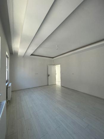 Güvenay - Çorum Gülabibey Kapaklı 1. Cadde Üzeri Satılık Sıfır 3+1 Daire 