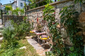 DATÇA İSKELE’DE OTEL RUHSATLI, DENİZE YAKIN, HAZIR TİCARİ YATIRIM FIRSATI!