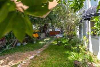 DATÇA İSKELE’DE OTEL RUHSATLI, DENİZE YAKIN, HAZIR TİCARİ YATIRIM FIRSATI!