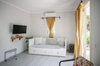 DATÇA İSKELE’DE OTEL RUHSATLI, DENİZE YAKIN, HAZIR TİCARİ YATIRIM FIRSATI!