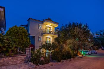 DATÇA İSKELE’DE OTEL RUHSATLI, DENİZE YAKIN, HAZIR TİCARİ YATIRIM FIRSATI!