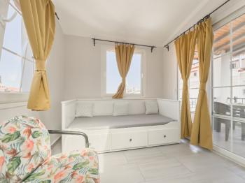 DATÇA İSKELE’DE OTEL RUHSATLI, DENİZE YAKIN, HAZIR TİCARİ YATIRIM FIRSATI!