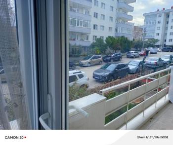 MUDANYA HALİTPAŞA 'da MERKEZİ NOKTADA SATILIK 1.KAT GENİŞ 2+1 DAİRE