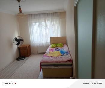 MUDANYA HALİTPAŞA 'da MERKEZİ NOKTADA SATILIK 1.KAT GENİŞ 2+1 DAİRE