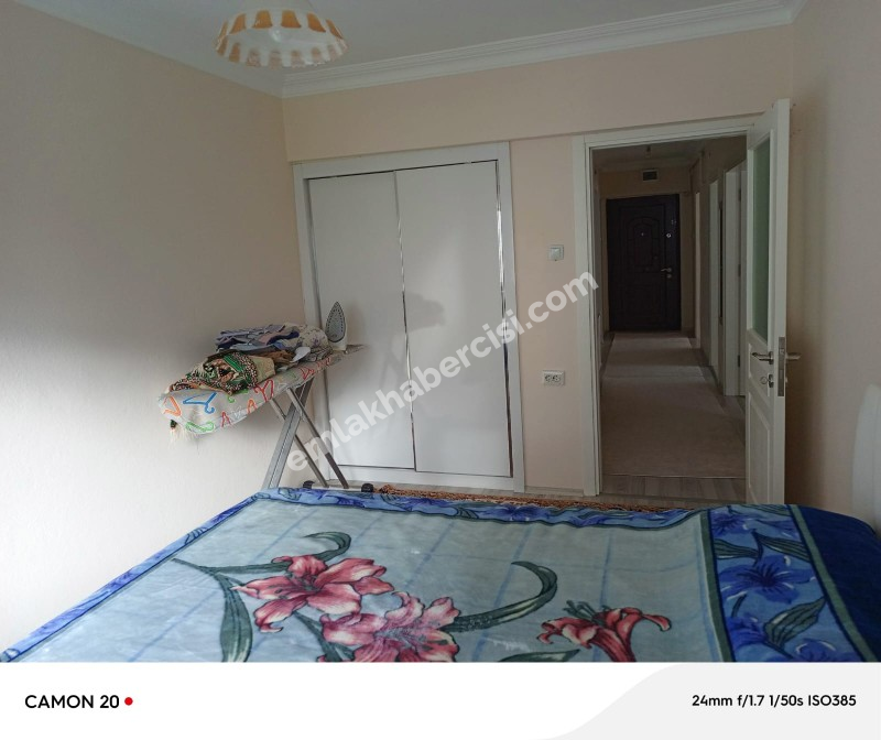 MUDANYA HALİTPAŞA 'da MERKEZİ NOKTADA SATILIK 1.KAT GENİŞ 2+1 DAİRE