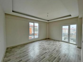 AFYON ÜÇOK EMLAKTAN MAREŞAL F ÇAKMAK MAH SATILIK SIFIR 2+1 LÜX 3 KAT DAİRE