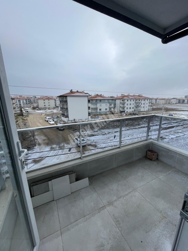 AFYON ÜÇOK EMLAKTAN MAREŞAL F ÇAKMAK MAH SATILIK SIFIR 2+1 LÜX 3 KAT DAİRE