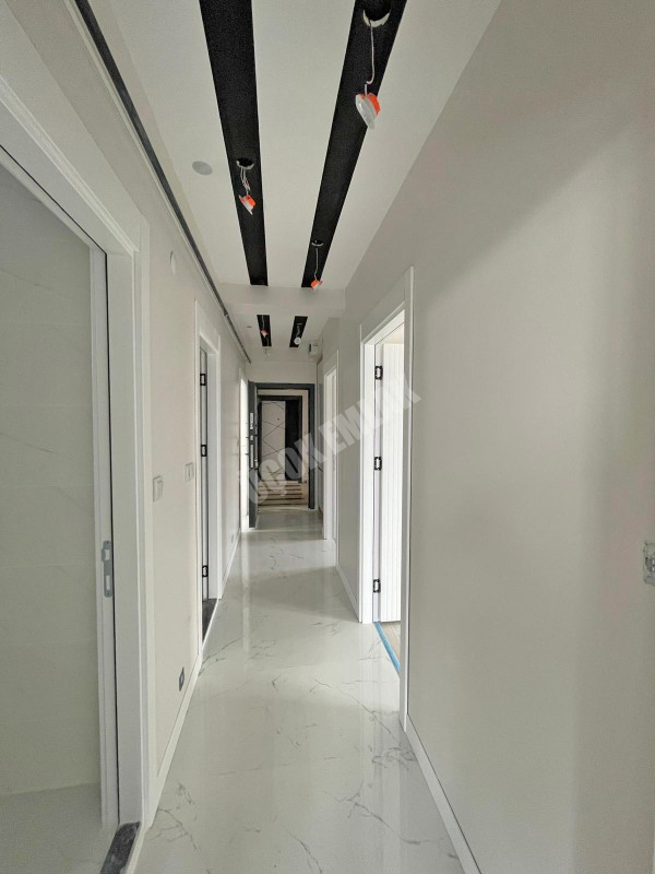 AFYON ÜÇOK EMLAKTAN MAREŞAL F ÇAKMAK MAH SATILIK SIFIR 2+1 LÜX 3 KAT DAİRE