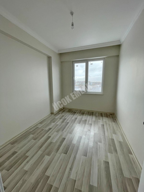 AFYON ÜÇOK EMLAKTAN MAREŞAL F ÇAKMAK MAH SATILIK SIFIR 2+1 LÜX 3 KAT DAİRE