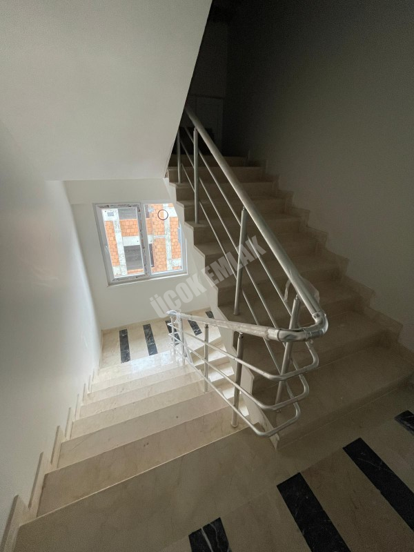 AFYON ÜÇOK EMLAKTAN MAREŞAL F ÇAKMAK MAH SATILIK SIFIR 2+1 LÜX 3 KAT DAİRE