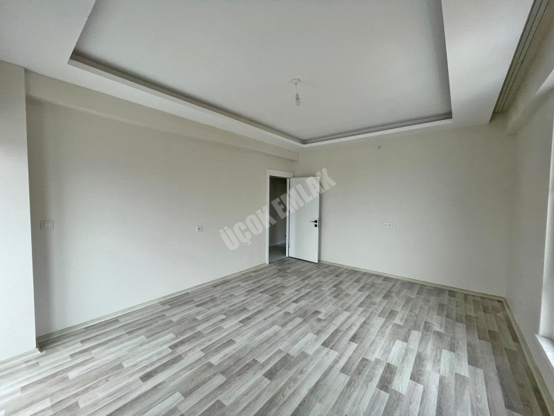 AFYON ÜÇOK EMLAKTAN MAREŞAL F ÇAKMAK MAH SATILIK SIFIR 2+1 LÜX 3 KAT DAİRE