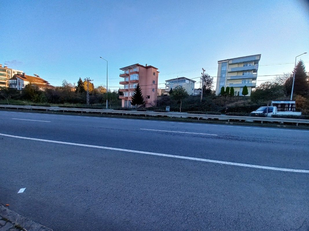 TRABZON BEŞİKDÜZÜ ADACIK'TA SATILIK 414 M2 ARSA ANA YOLA SIFIR