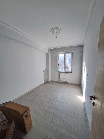 GÜVENAY -  ÇORUM BAHÇELİEVLER MAH. ÇORAKLIK CADDESİ ÜZERİ 3+1 SATILIK DAİRE