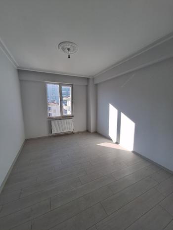 GÜVENAY -  ÇORUM BAHÇELİEVLER MAH. ÇORAKLIK CADDESİ ÜZERİ 3+1 SATILIK DAİRE
