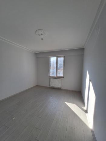 GÜVENAY -  ÇORUM BAHÇELİEVLER MAH. ÇORAKLIK CADDESİ ÜZERİ 3+1 SATILIK DAİRE