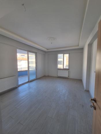 GÜVENAY - ÇORUM BAHÇELİEVLER ÇORAKLIK CADDESİ ÜZERİ 3+1 SATILIK DAİRE