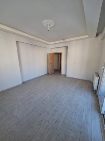 GÜVENAY - ÇORUM BAHÇELİEVLER ÇORAKLIK CADDESİ ÜZERİ 3+1 SATILIK DAİRE