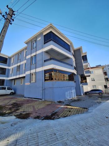 GÜVENAY - ÇORUM BAHÇELİEVLER ÇORAKLIK CADDESİ ÜZERİ 3+1 SATILIK DAİRE