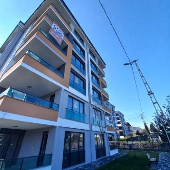 BEŞİKDÜZÜ ADACIK'TA SATILIK 3+1 DAİRE 