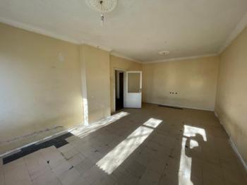 AFYON ÜÇOK EMLAKTAN DUMLUPINAR MAH SATILIK 2+1 MERKEZİ KONUMDA DAİRE