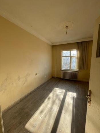 AFYON ÜÇOK EMLAKTAN DUMLUPINAR MAH SATILIK 2+1 MERKEZİ KONUMDA DAİRE