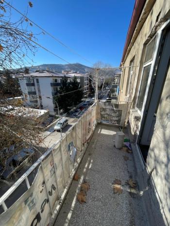 AFYON ÜÇOK EMLAKTAN DUMLUPINAR MAH SATILIK 2+1 MERKEZİ KONUMDA DAİRE