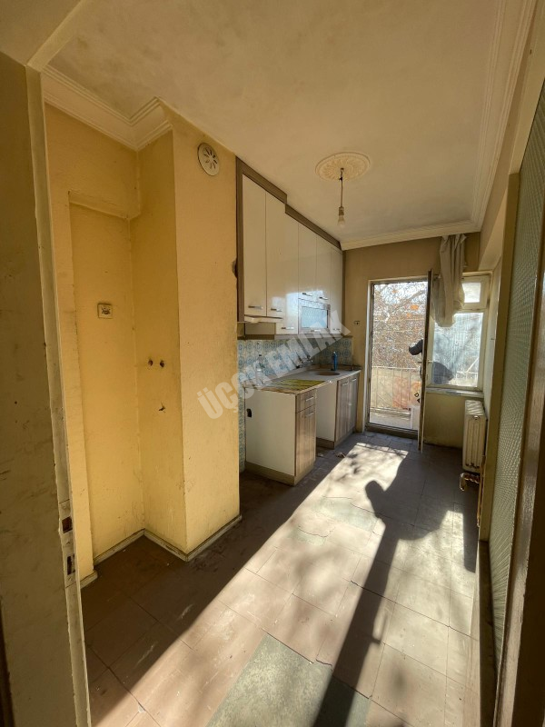 AFYON ÜÇOK EMLAKTAN DUMLUPINAR MAH SATILIK 2+1 MERKEZİ KONUMDA DAİRE