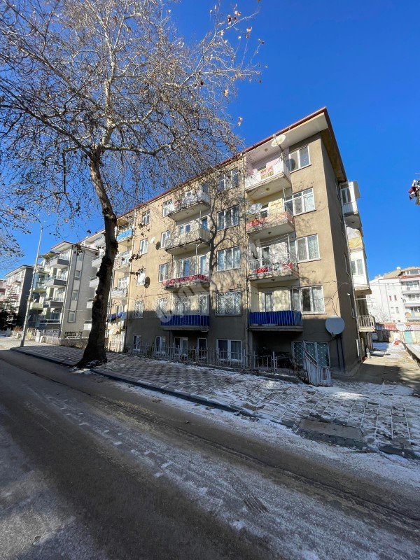 AFYON ÜÇOK EMLAKTAN DUMLUPINAR MAH SATILIK 2+1 MERKEZİ KONUMDA DAİRE