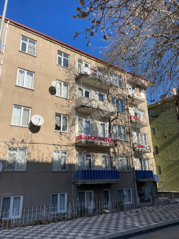 AFYON ÜÇOK EMLAKTAN DUMLUPINAR MAH SATILIK 2+1 MERKEZİ KONUMDA DAİRE