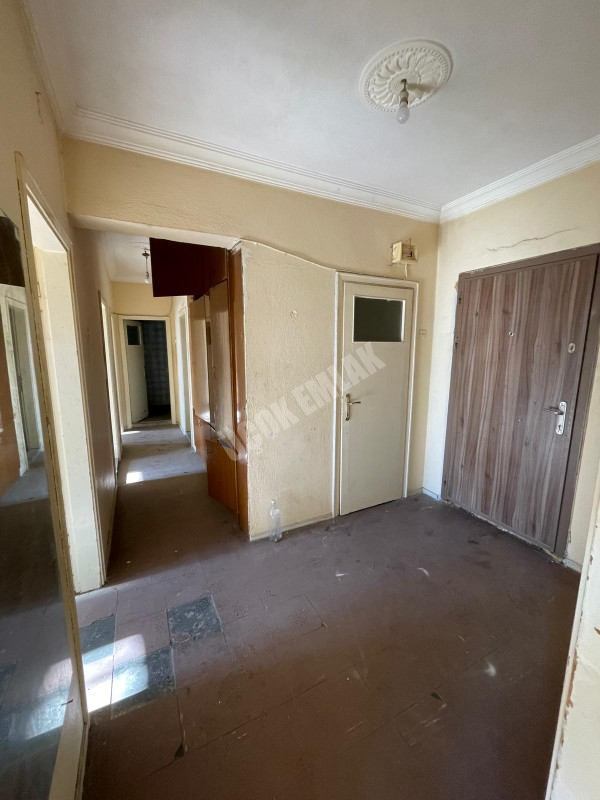 AFYON ÜÇOK EMLAKTAN DUMLUPINAR MAH SATILIK 2+1 MERKEZİ KONUMDA DAİRE