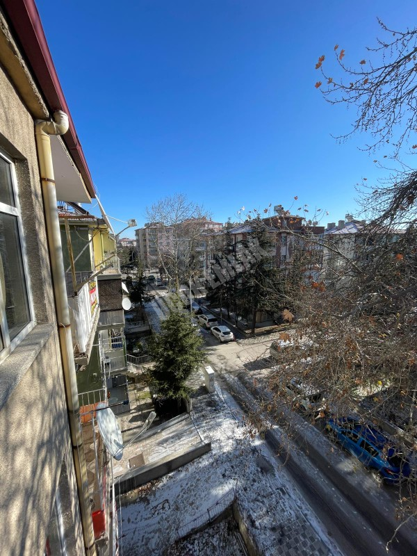 AFYON ÜÇOK EMLAKTAN DUMLUPINAR MAH SATILIK 2+1 MERKEZİ KONUMDA DAİRE