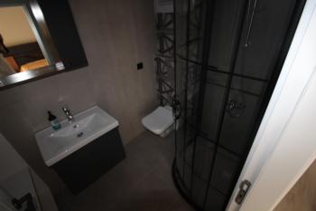 ASLAN'DAN KUYULUK'TA HAVUZLU SİTE İÇİ FULL EŞYALI KİRALIK 2+1