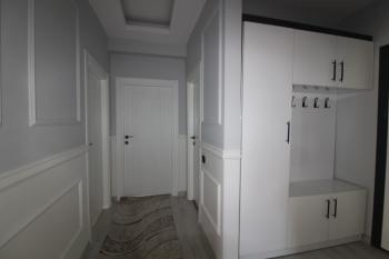 ASLAN'DAN KUYULUK'TA HAVUZLU SİTE İÇİ FULL EŞYALI KİRALIK 2+1