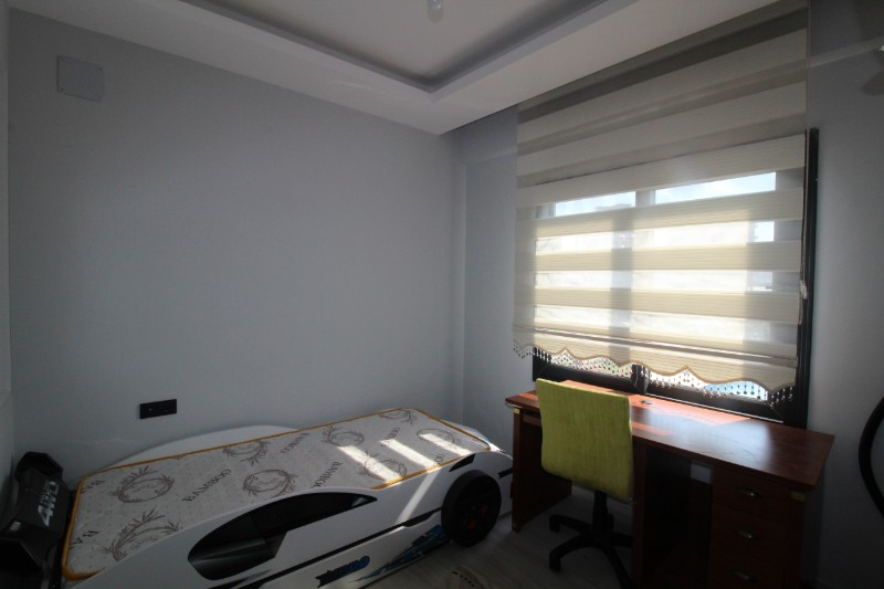 ASLAN'DAN KUYULUK'TA HAVUZLU SİTE İÇİ FULL EŞYALI KİRALIK 2+1