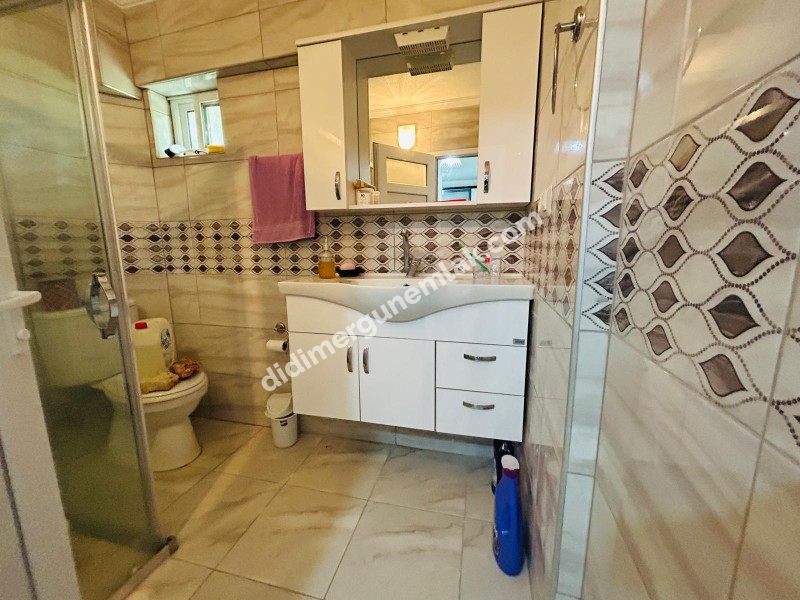 DİDİM SAĞTUR’DA DENİZE YAKIN 3+1 AÇIK MUTFAKLI GENİŞ TERASLI SATILIK MÜSTAKİL VİLLA 