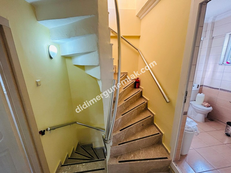 DİDİM SAĞTUR’DA DENİZE YAKIN 3+1 AÇIK MUTFAKLI GENİŞ TERASLI SATILIK MÜSTAKİL VİLLA 