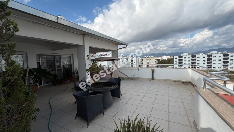 Lefkoşa Ortaköy Bölgesinde Satılık 2+1 PENTHOUSE