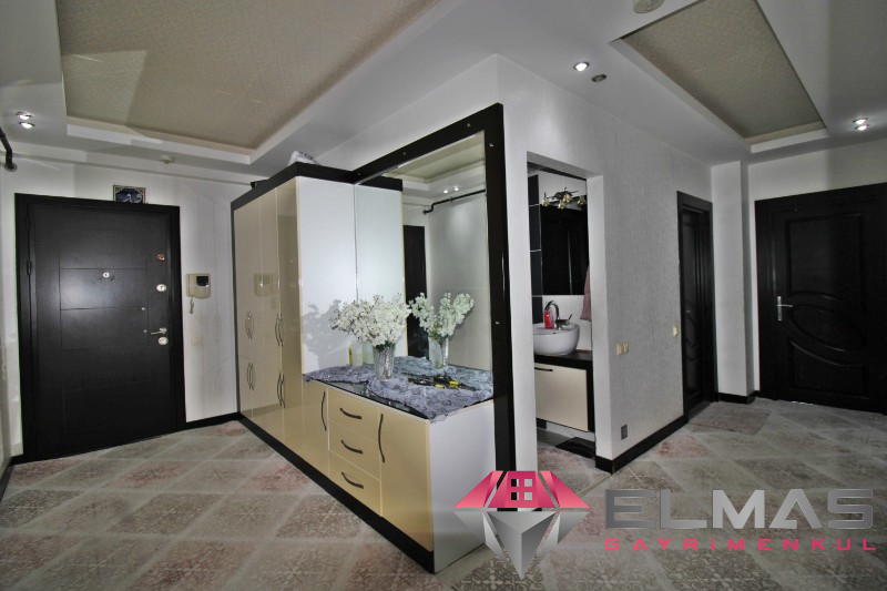 Elmas’tan H.Okan Merzeci Mh. Geniş Metraj Bağımsız 3+1