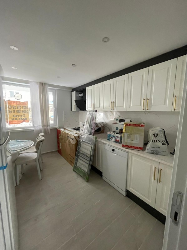 AFYON ÜÇOK EMLAKTAN HARBİŞ NAZMİ SAATÇİ MAH KİRALIK 2+1 SIFIR AYARINDA LÜX DAİRE