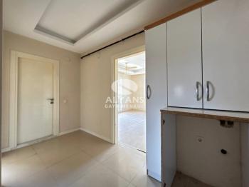 ALYANS'TAN TECE MERKEZ'DE GENİŞ METRAJ KİRALIK 1+1 DAİRE