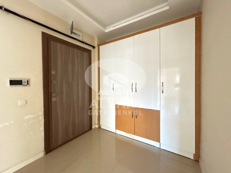 ALYANS'TAN TECE MERKEZ'DE GENİŞ METRAJ KİRALIK 1+1 DAİRE